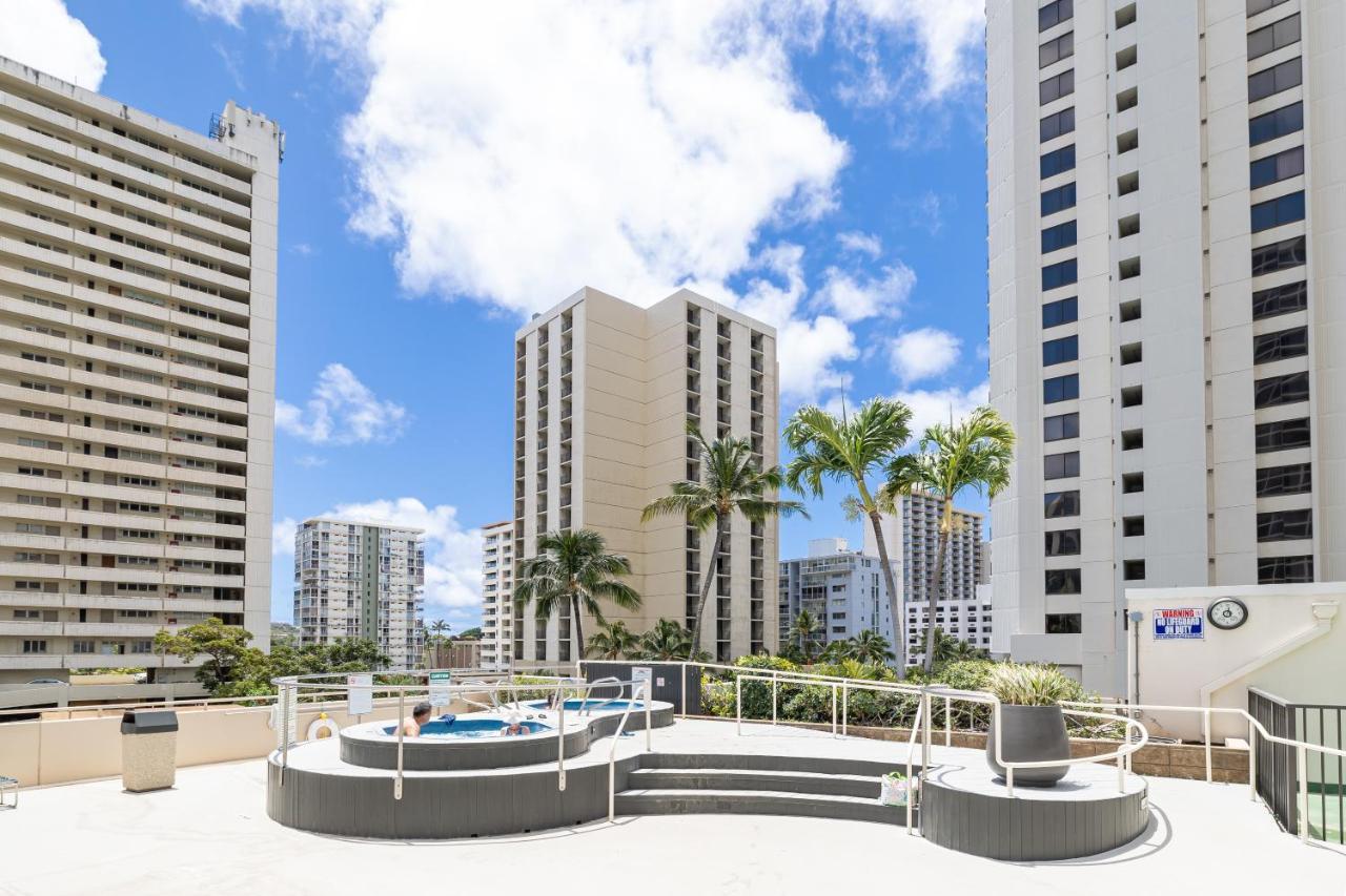 Beautiful 1Br, Steps To Waikiki Beach And Parking Honolulu Exterior photo